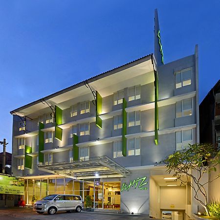 Whiz Hotel Malioboro Yogyakarta Extérieur photo