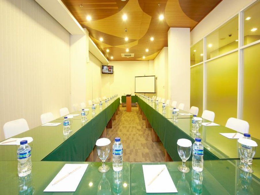 Whiz Hotel Malioboro Yogyakarta Extérieur photo