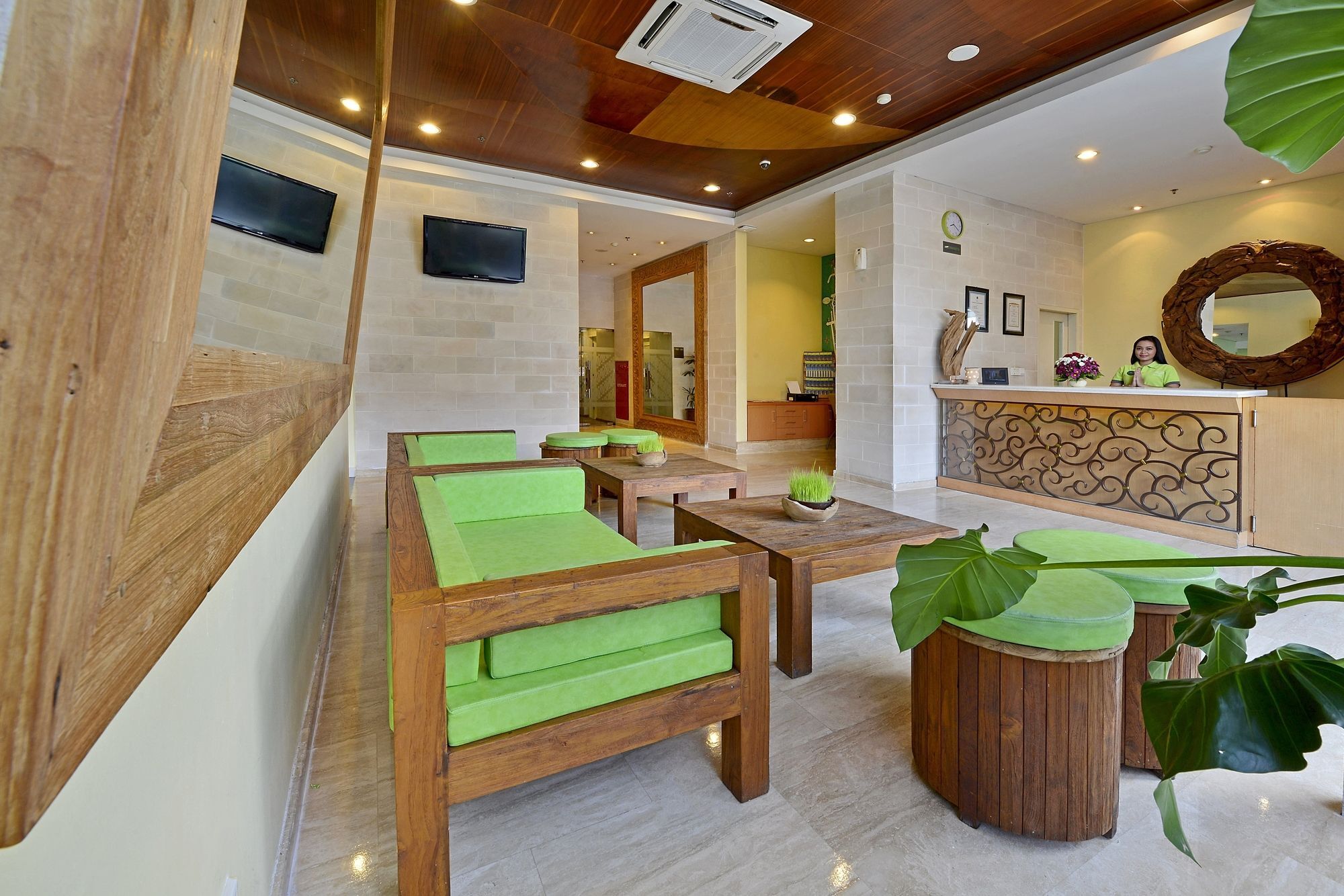 Whiz Hotel Malioboro Yogyakarta Extérieur photo